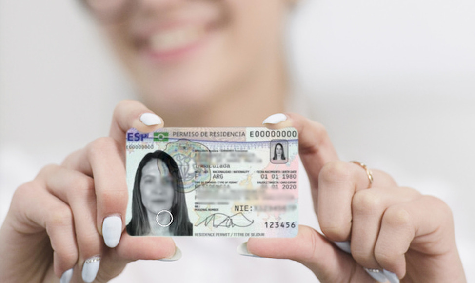 Cómo renovar la tarjeta de residencia permanente en España: Guía completa
